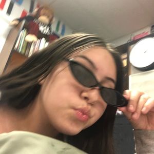 Meet your Posher, Ayleen